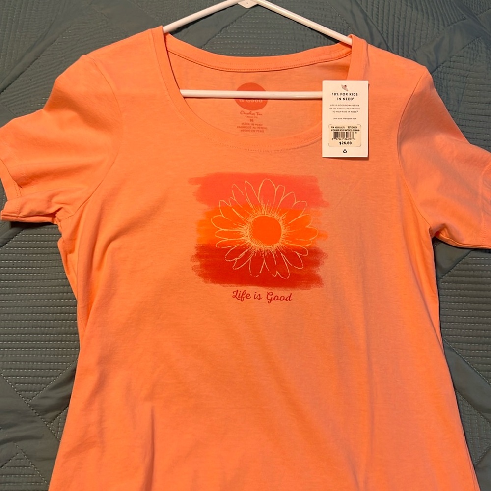 NWT Life is Good crusher tee, classic fit, size Medium